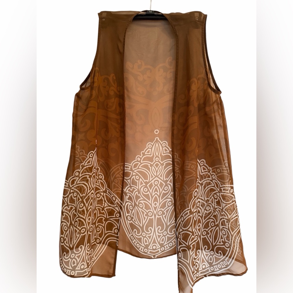 Chico's Sheer‎ Brown Open Front Sleeveless with Ornate White Pattern Layering